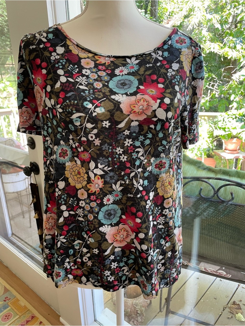 LOFT LINEN Black Floral Short Sleeve Scoop Neck Tee M